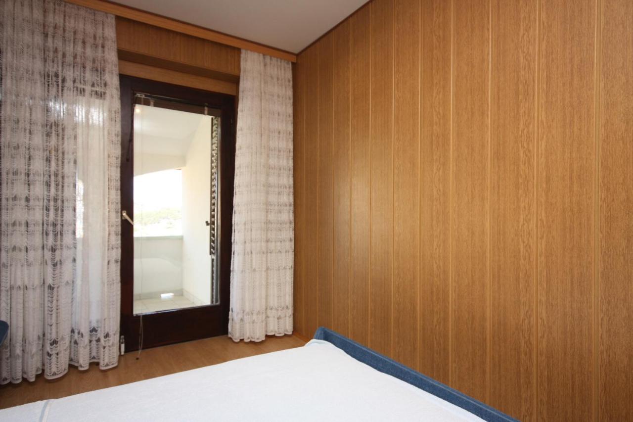 Apartment Lopar 10402A Екстериор снимка